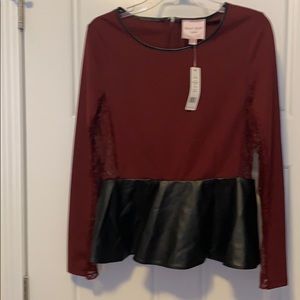 Romeo & Juliet Couture red/black shirt NWT size M